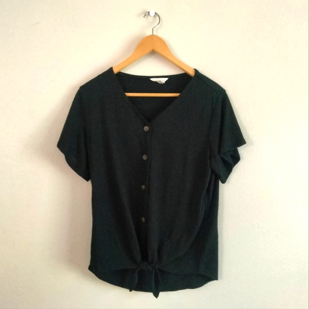 NWOT Women's Weatherproof Vintage Black Tie Front Button Up Top, Size M